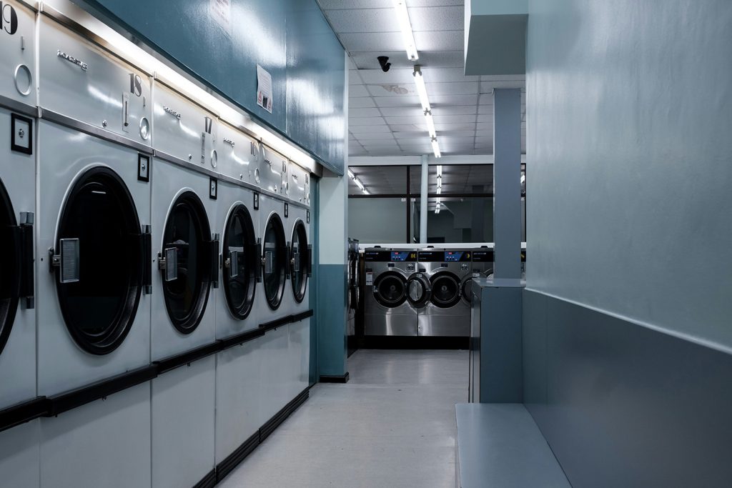 Top 10 Benefits of Outsourcing Laundry to a Professional Commercial Laundry Service